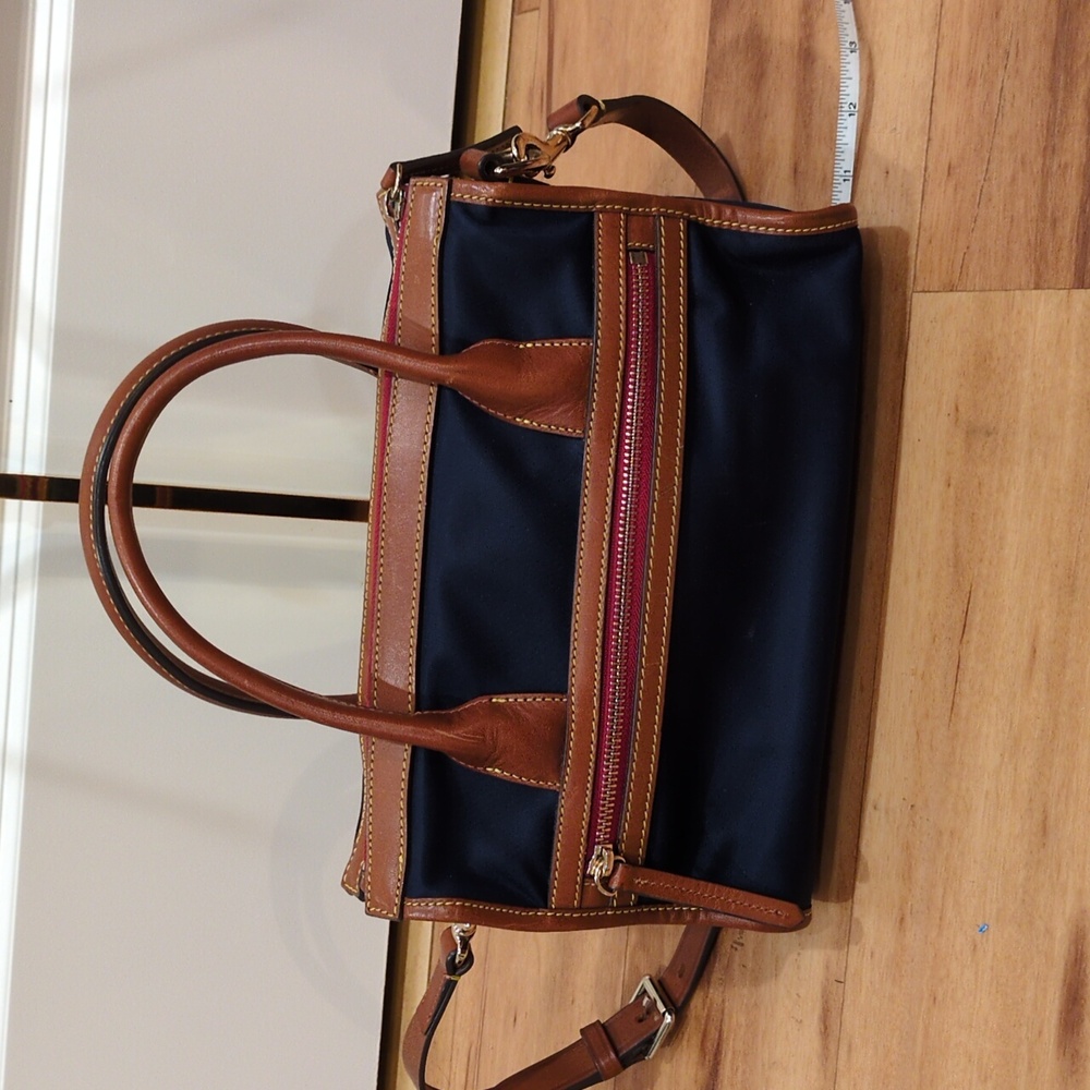 Dooney & Bourke Navy 🔵 Wayfarer Satchel Camden Collection crossbody purse - Picture 6 of 16